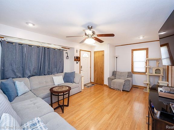 4th image of 6053 John Daly St
