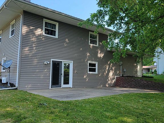 2nd image of 814 Glenwood Pl