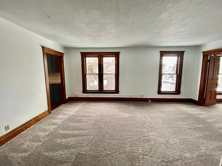 216 N Hamilton St — Photo 13