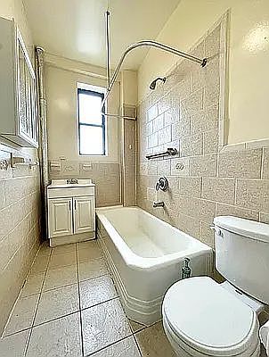 4th image of 3644 Broadway Unit 3