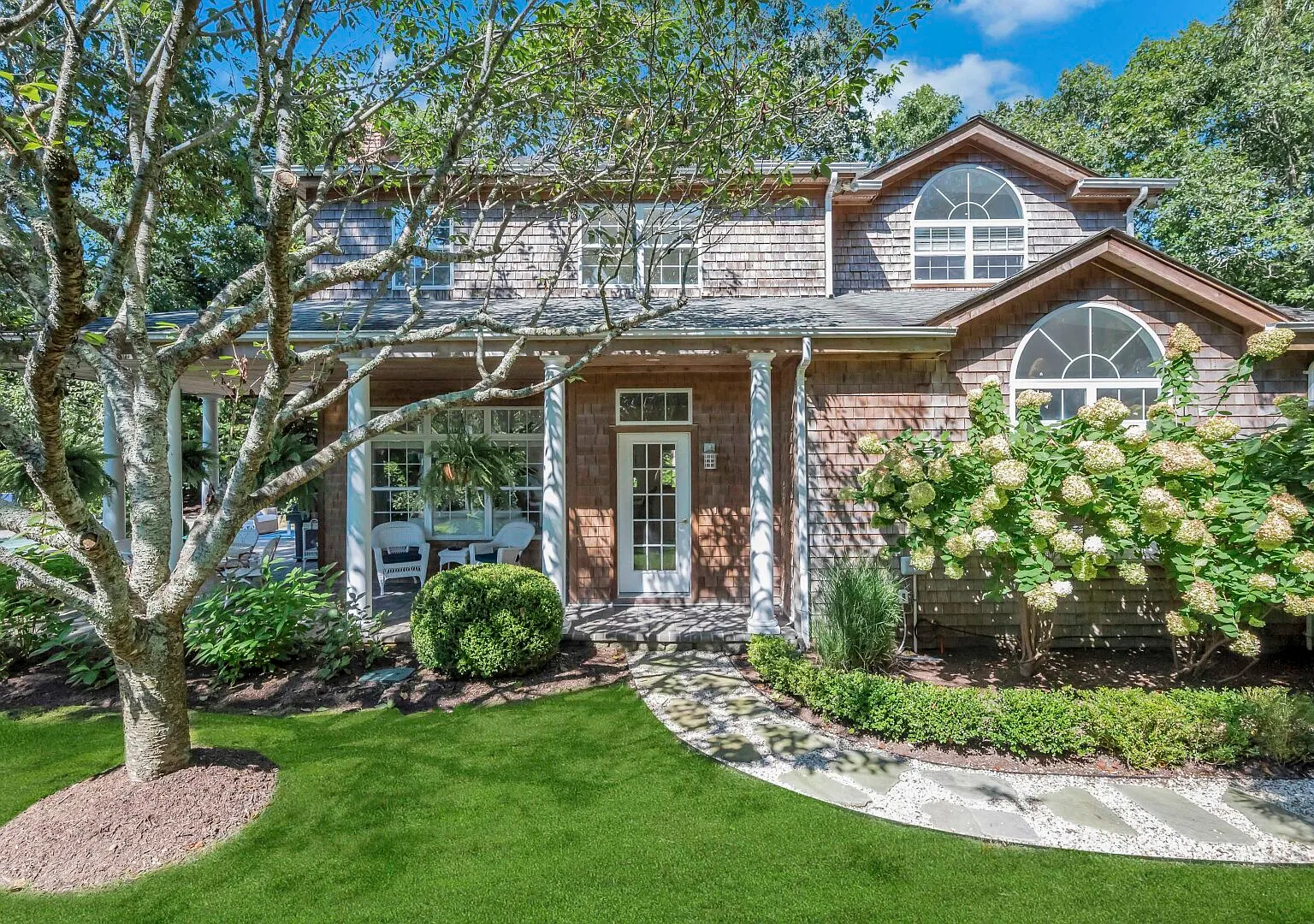 Spacious Yet Cozy East Hampton Home Centrally Located, Pool — Photo 4