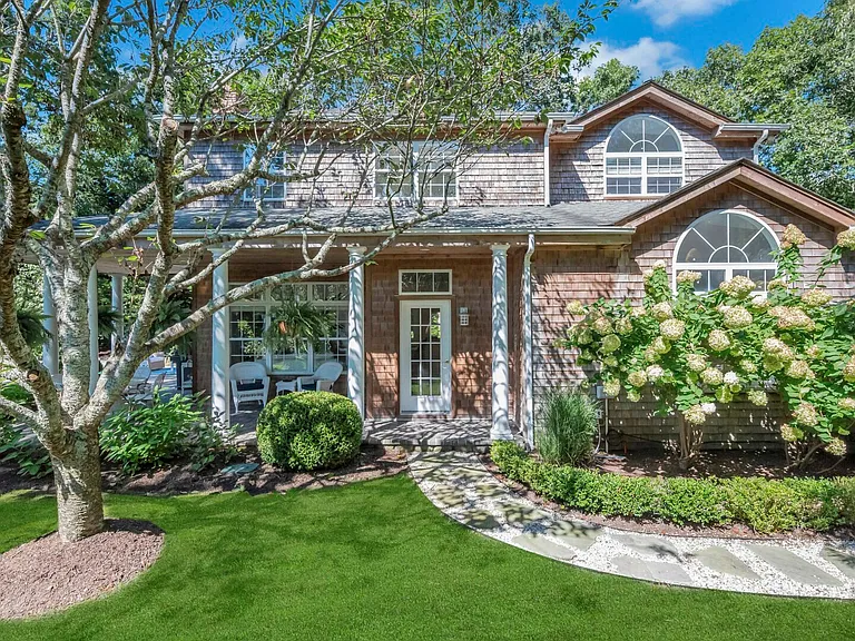 10 Hedges Ave — Photo 4
