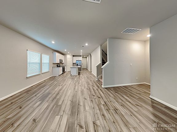 3rd image of 13689 Paxton Blvd