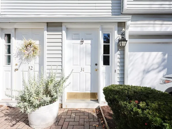 31 Fallon Ct #31, Quincy, MA 02169