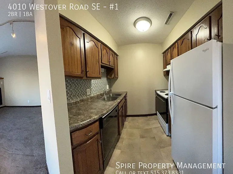 4010 Westover Rd SE #1 — Photo 4