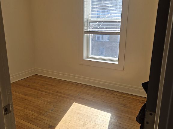 4th image of 3259 W Potomac Ave #2