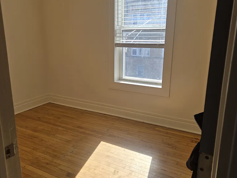 3259 W Potomac Ave #2 — Photo 4