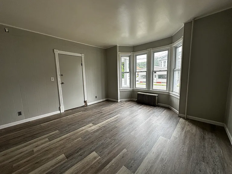 184 W Main St #1 — Photo 2