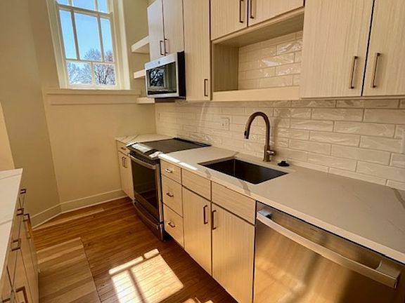 5th image of 1810 Sils Ave Unit 202