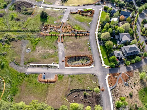 3915 Blackberry Dr #29, Hood River, OR 97031