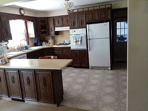 5th image of 1011 Woodlawn Ave