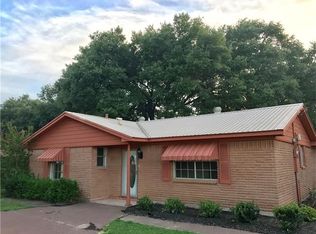 368 Hill Rd, Smithville, TX 78957