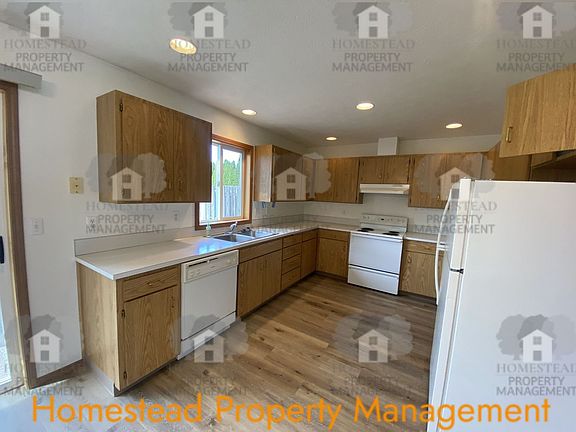 5th image of 1611-1613 SE Cortland Ave