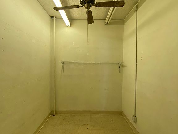5th image of 13618 Detroit Ave