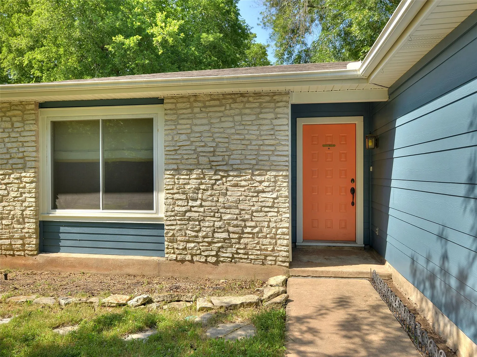 3 bed, 2.0 bath, 1278 sqft, $2,800 — Photo 2
