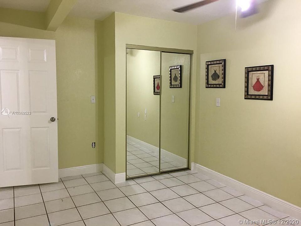 2nd image of 100 E 56th St #1