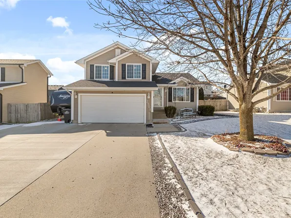 2501 E Luster Ln, Des Moines, IA 50320