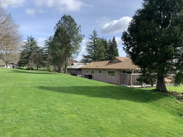 15645 SW Queen Victoria Pl, King City, OR 97224