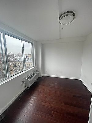 3rd image of 284 Stanhope St #5D