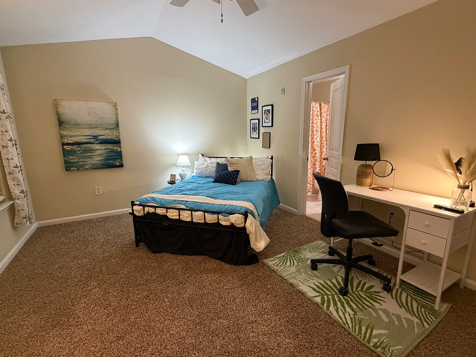 3 bed, 1294 sqft, $500 — Photo 2
