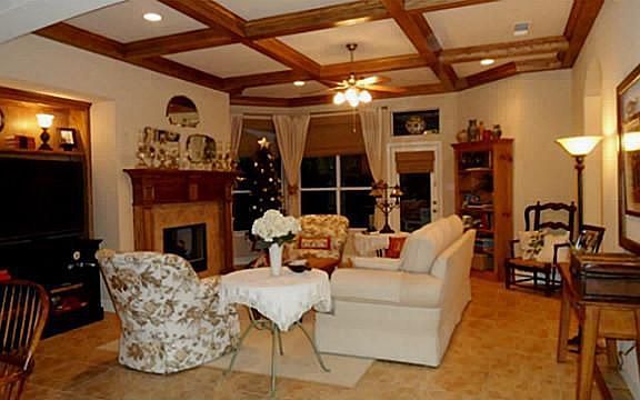 3rd image of 727 Pelican Hills Dr