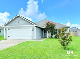 213 Lakefront Cir, Summerdale, AL 36580