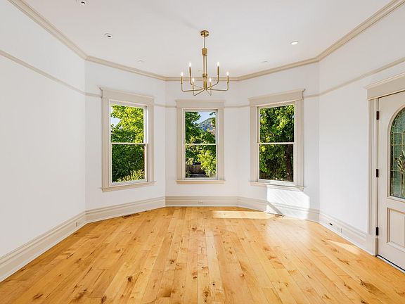 5th image of 107 Bayview Street