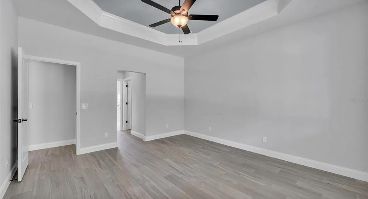 4 bed, 1975 sqft, $2,350 — Photo 3