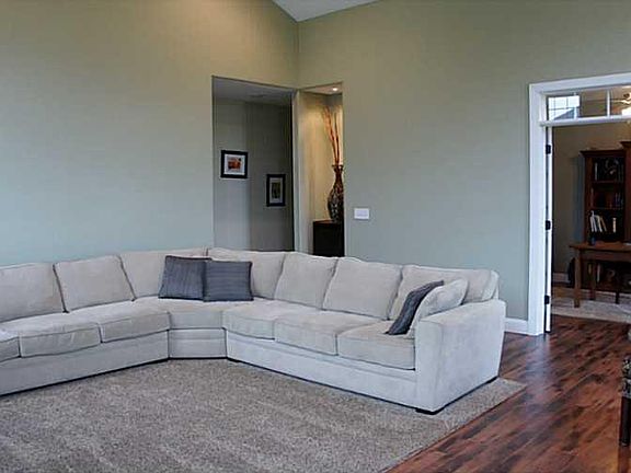 3rd image of 14350 Crescent Ln