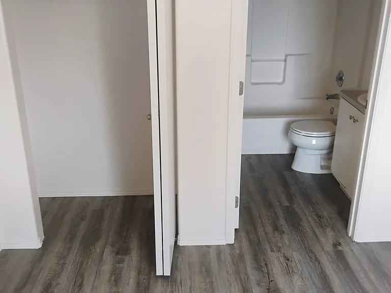 5523 University Way NE #403 — Photo 6