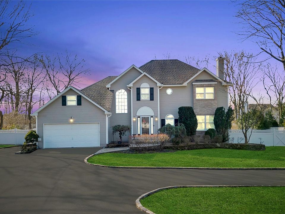 1st image of 10 Von Hagen Avenue