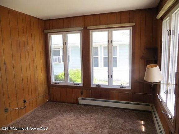 3rd image of 2260 Mount Hood Ln