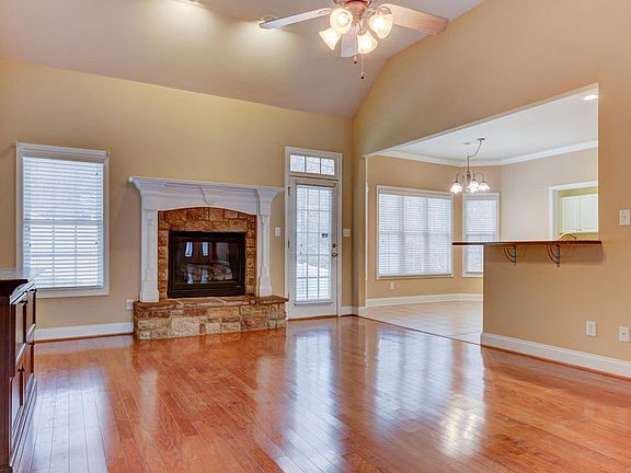 5th image of 4725 Treybrooke Ln