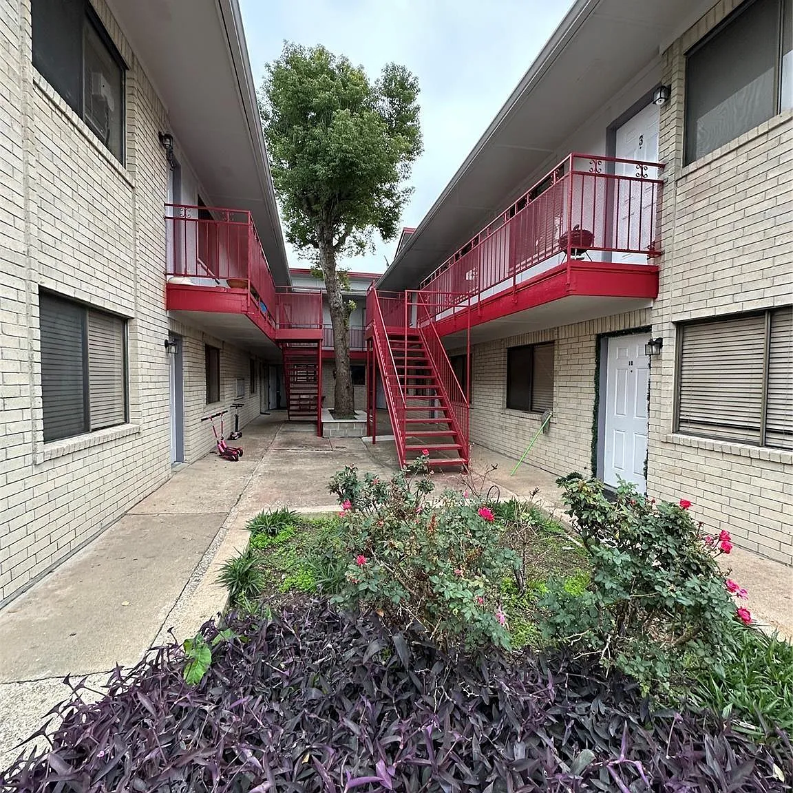 1 bed, 1.0 bath, 650 sqft, $850 — Photo 1