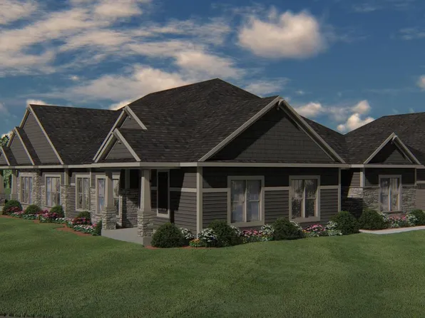 N28W25249 Parkway Ridge CIRCLE -D Bldg 11 Unit 40, Pewaukee, WI 53072