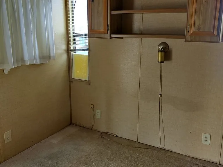 1334 W Hatcher Rd — Photo 3