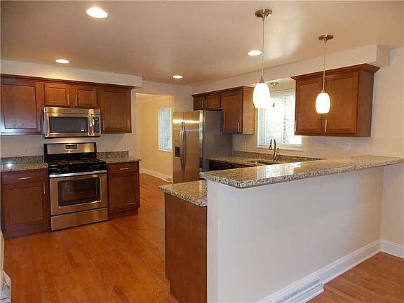 2nd image of 2648 Monterey Dr