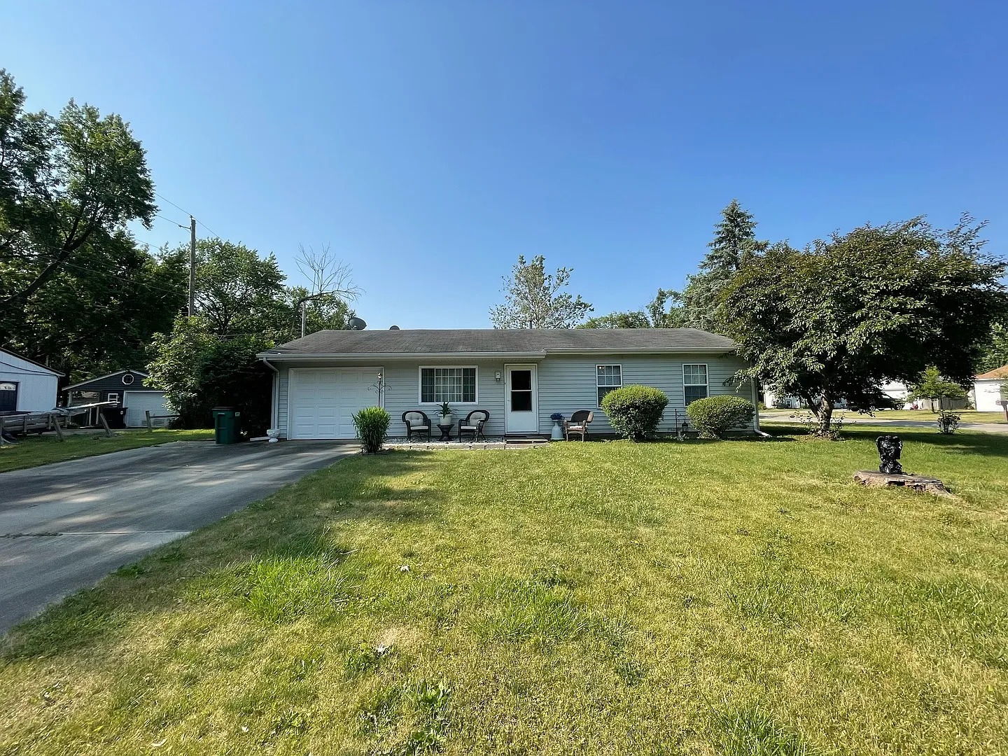 2903 Willowpark Dr photo 1