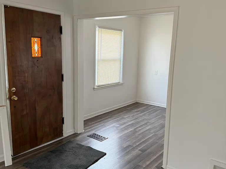 28537 Barton St — Photo 5
