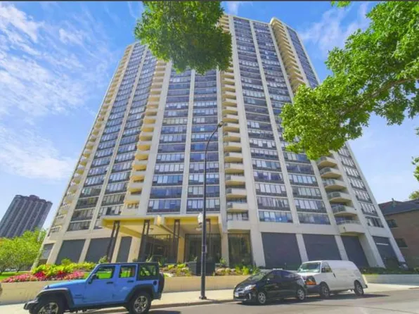 3930 N Pine Grove Ave APT 1703, Chicago, IL 60613