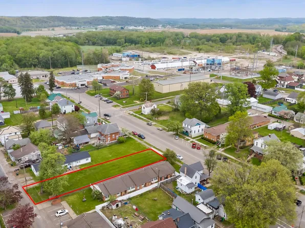 325 N 3rd St, Coshocton, OH 43812