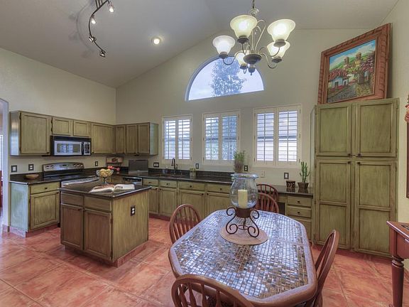2nd image of 2903 E Verbena Dr