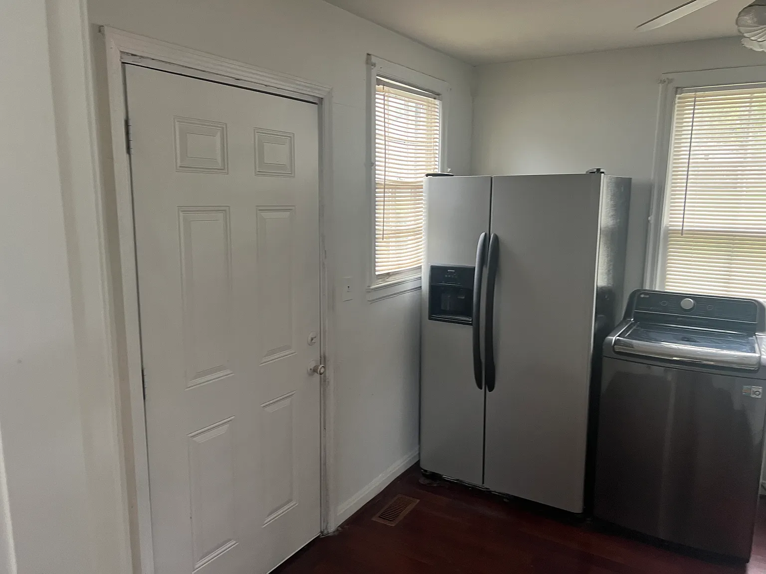 3001 Louise Dr — Photo 2