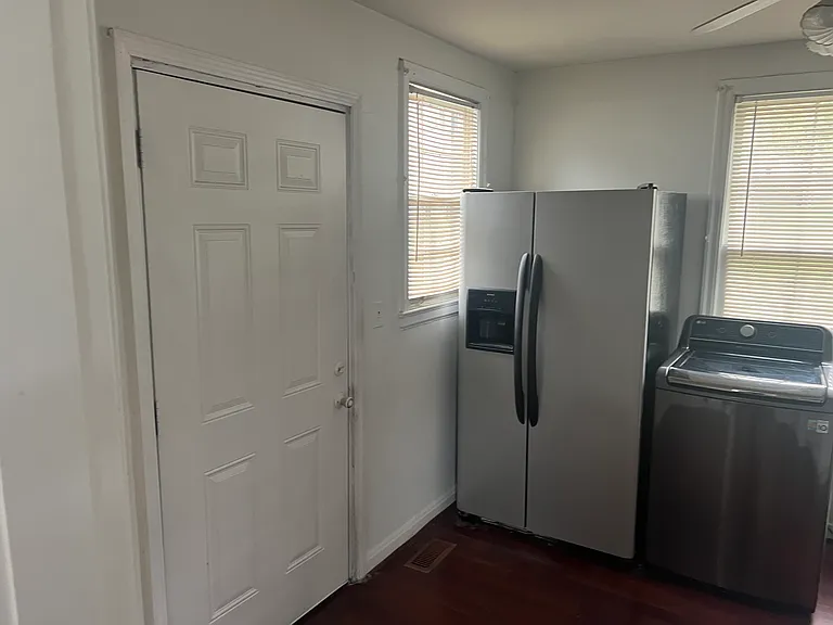 3001 Louise Dr — Photo 2
