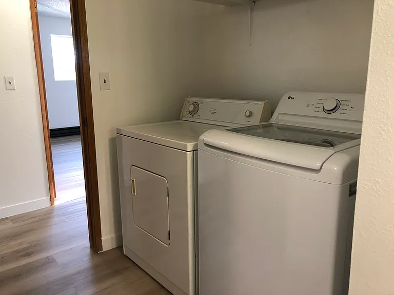 1735 NE Wheatland Dr #C — Photo 5