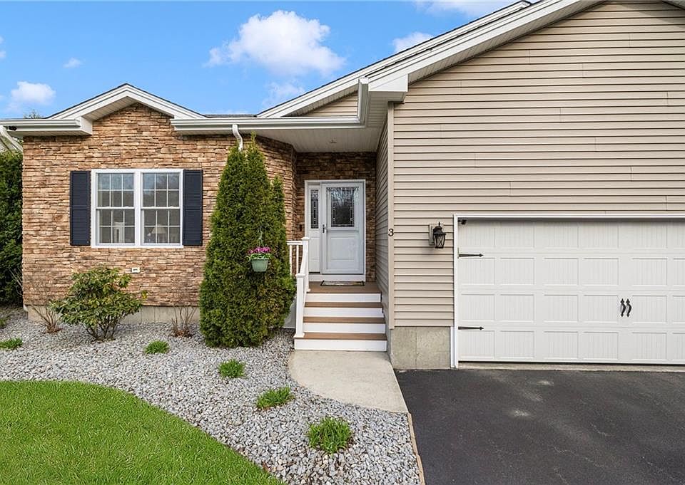 1st image of 3 Garden Vista Dr Unit 3