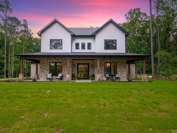 7048 Hannah Ln, Benton, AR 72019