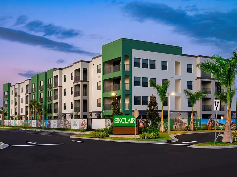 Sinclair at Palm Pointe — Photo 35