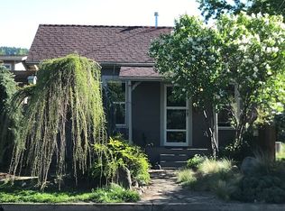 582 C St, Ashland, OR 97520