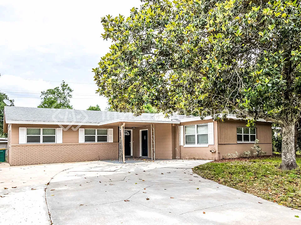 1546 Peruvian Ln